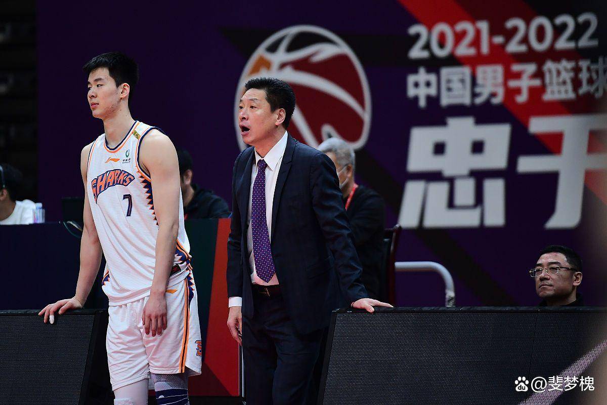 九游体育注册-CBA球员试训NBA夏季联赛，能留队吗？的简单介绍