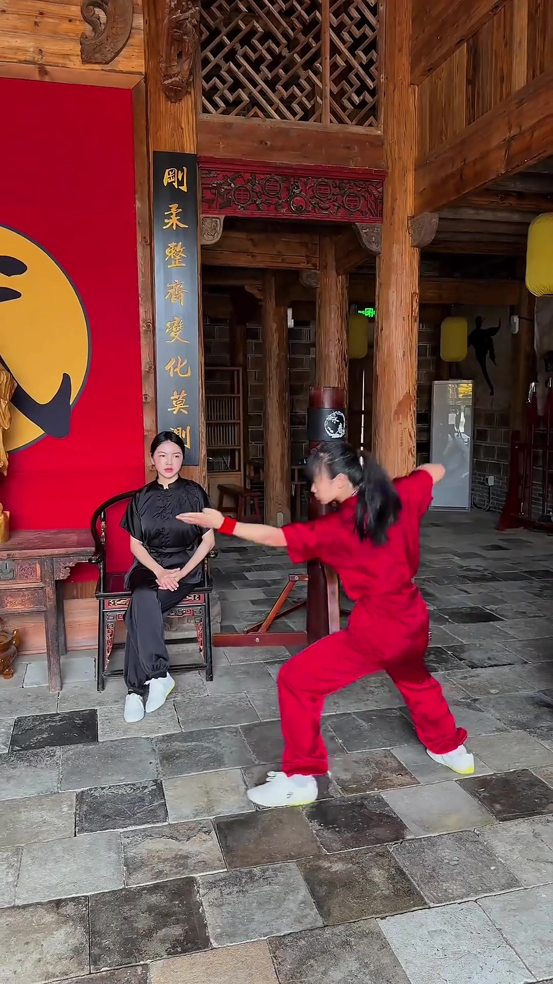 九游体育app-体育非遗项目展示：传统武术显魅力
