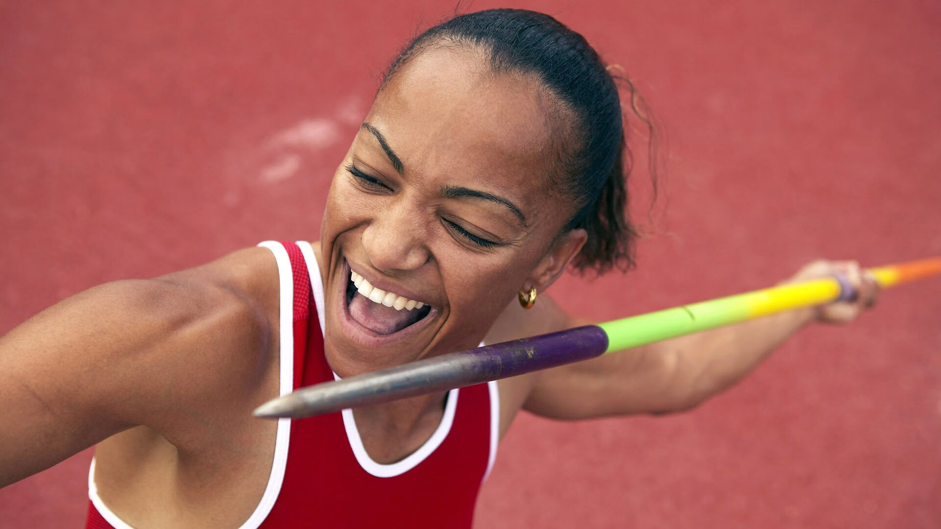 美国队中场罗德里格斯在巴黎奥运会上展现出强大的组织能力，后卫罗德里格斯