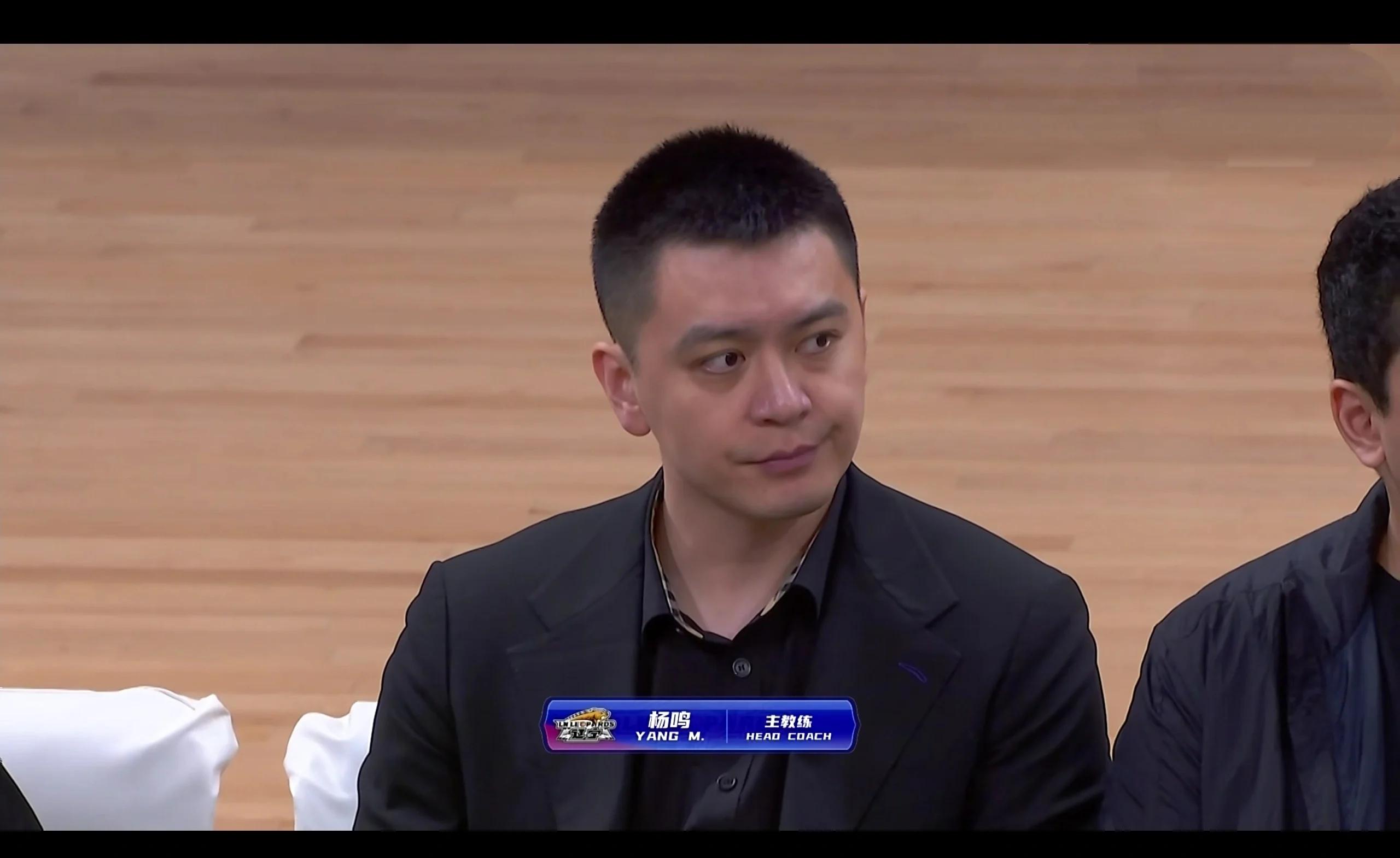 -传奇教练专访：执教三十年的变与不变的简单介绍