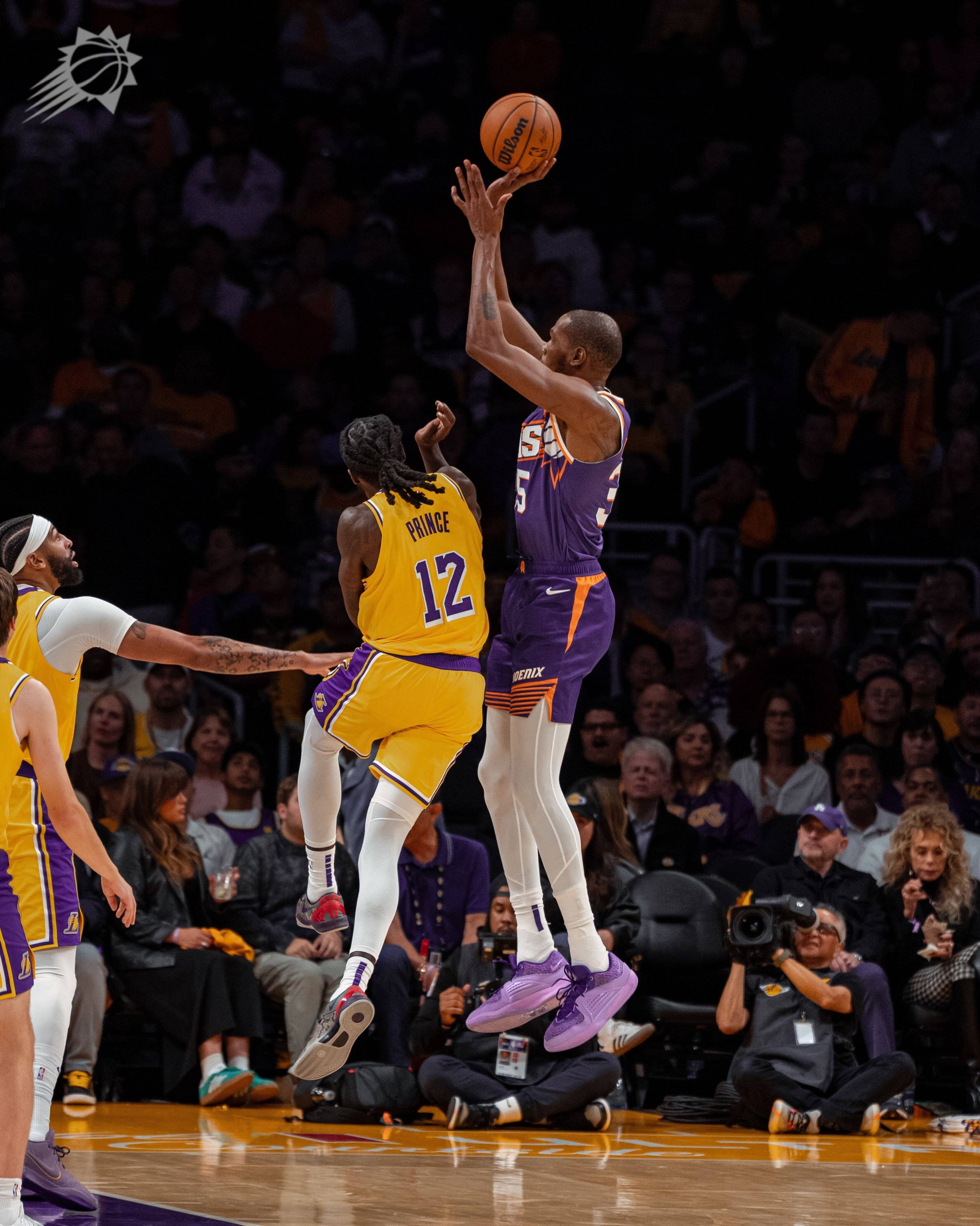 NBA今日战报：詹姆斯关键三分绝杀