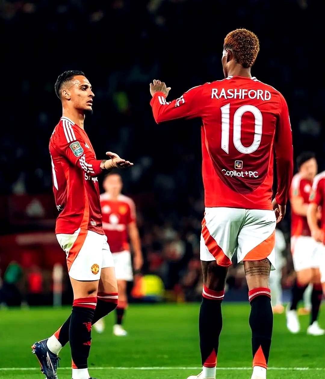 -曼联重建计划：新老板豪掷3亿镑引援的简单介绍