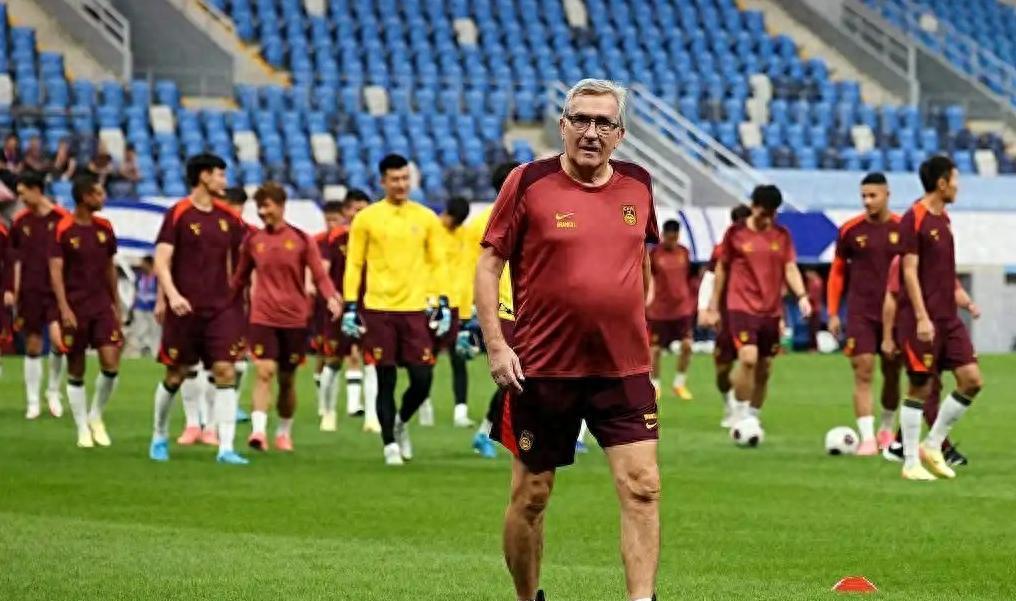 包含中国足球的未来：归化球员是出路吗？的词条